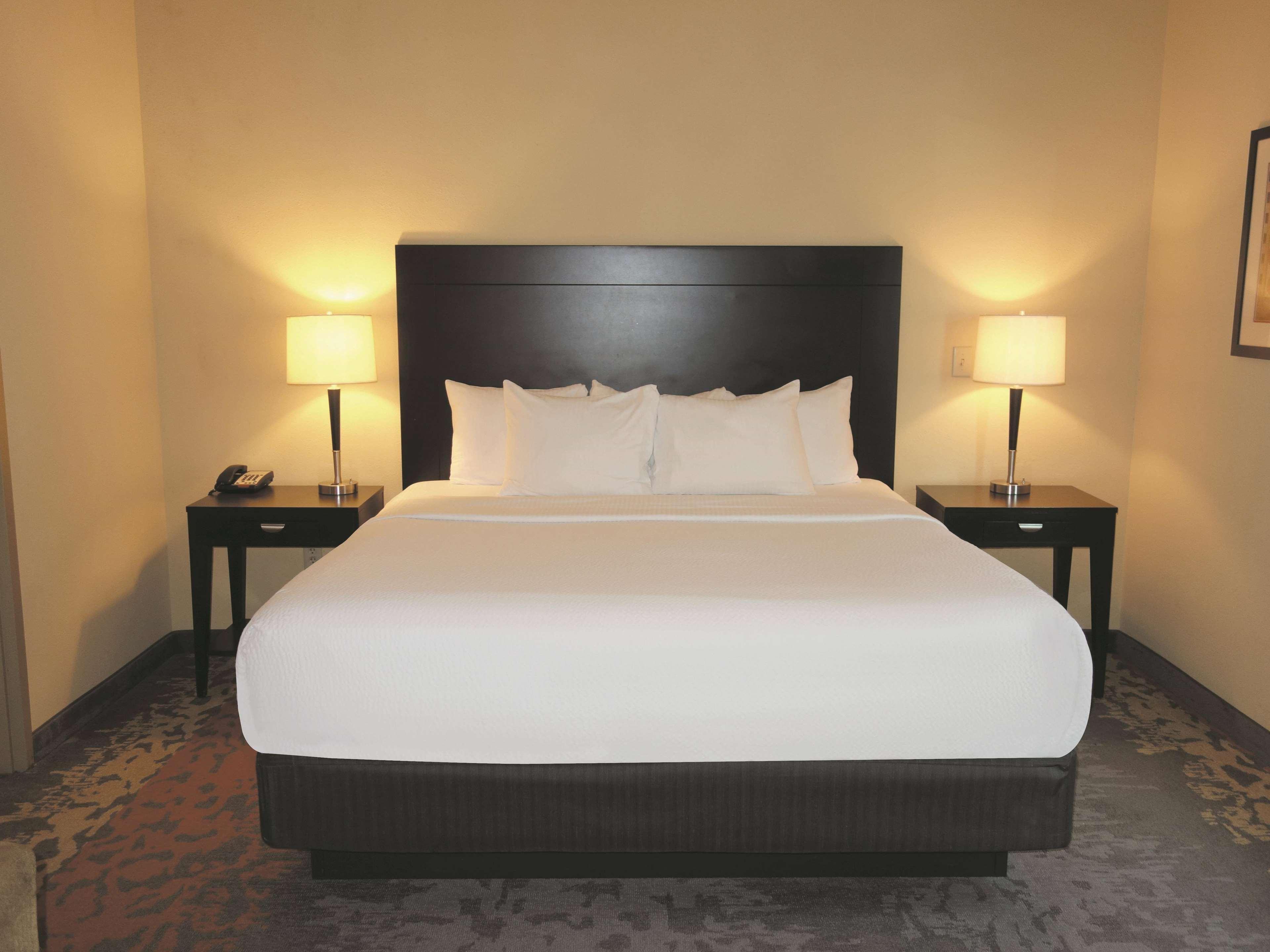 La Quinta By Wyndham Eastland Hotel Exterior photo
